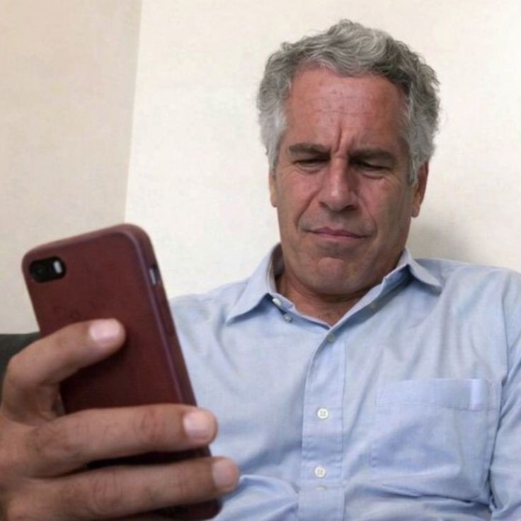 tío epstein reaccionando a baits 🇵🇪 tweet media