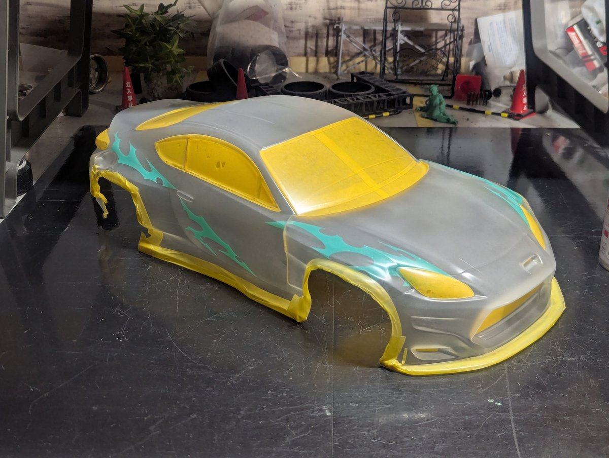 TT02D1GP's tweet photo. お久しぶりです!
新しいボディ作るのになんだかんだ1ヶ月かかってしまいました😅
ベースはRaveD、ヘッドライトはアディクション、テールインナーはヨコモにしました🪛
仙台タムタムとウラパルにいます㊙️
#ラジコン #ドリラジ #ラジドリ #RDX #rdx #ReveD #reved #レーヴD #レーヴd #8810style https://t.co/bzFITWvtUm