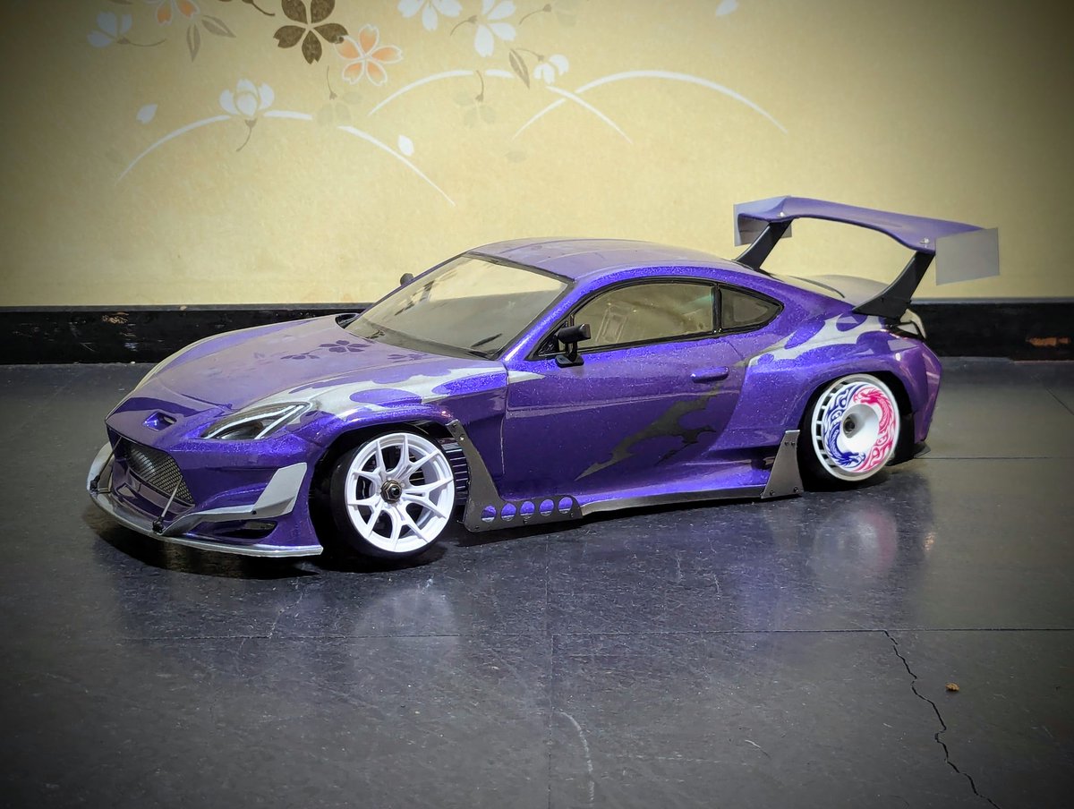 TT02D1GP's tweet photo. お久しぶりです!
新しいボディ作るのになんだかんだ1ヶ月かかってしまいました😅
ベースはRaveD、ヘッドライトはアディクション、テールインナーはヨコモにしました🪛
仙台タムタムとウラパルにいます㊙️
#ラジコン #ドリラジ #ラジドリ #RDX #rdx #ReveD #reved #レーヴD #レーヴd #8810style https://t.co/bzFITWvtUm