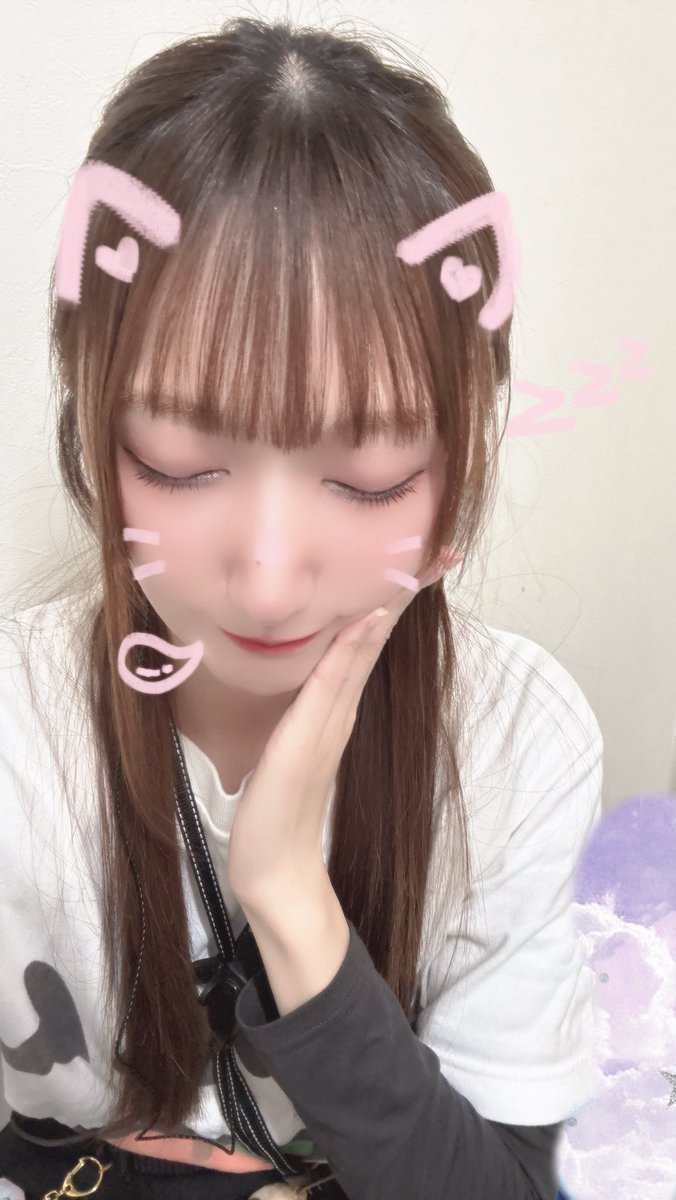 haps_ichika's tweet photo. おは😪
毎日眠いですみかん🍊です(｡ρω-｡)

フードの紹介動画❕
作ってもらったんだけど、エリさんの雰囲気がギャルすぎる🤣🤣🤣
食べてる時よだれ出てるのなんでww
かわいいんだがꉂꉂ(ˊᗜˋ*)

今はラーメンの動画が流れてるよ🍜

 #ハップス市川 
 #カフェ  #フード https://t.co/LcZ1MUSS3t