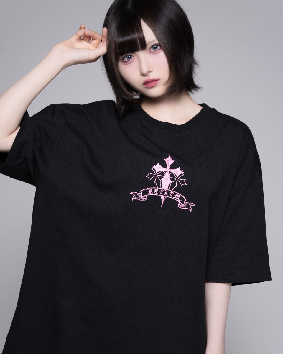 👁‍🗨REFLEM(レフレム) ✓ Featured outfit ・クロスラインストーンT