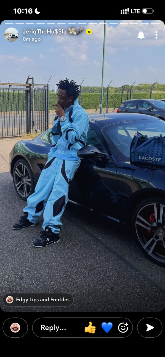 JUXT_GENESIS's tweet photo. JeriQ steps out in the UK, posing with his £350,000 Porsche 911 Turbo S. https://t.co/SQ1UmFOobx