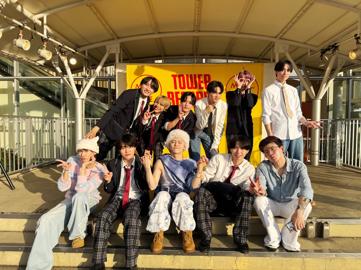 endrip_official's tweet photo. ◢◤ Thank you!!! ◢◤

『ENDRIP.×LandScape 合同フリーイベント ミニライブ&特典会』にお越しの皆様ありがとうございました📢

📝 1部SET LIST.
M1 Ready to Summer.
M2 MAGIC.
M3 ランダムダンス
M4 Turn it Up.
M5 E-GNITION.

💃 SET LIST.
M1 #TREASURE - IF I
M2 #ShowMinorSavage - ROMEO
M3 #MAZZEL - So Strawberry
M4 #MSasuke - GG EZ
M5 #PRODUCE101JAPANTHEGIRLS - LEAP HIGH! 〜明日へ、めいっぱい〜

📝 2部SET LIST.
M1 WHITE CANVAS.
M2 BLACK VENOM.
M3 JUJU - やさしさで溢れるように(cover.)
M4 E-GNITION.
M5 Ready to Summer.

#ENDRIP #エンドリ #それはまだ見えない

🔻明日は武者修行フリーライブ🔻
DARUMA.が撮影可能となります！

そして明日は"赤衣装"がラストとなります！