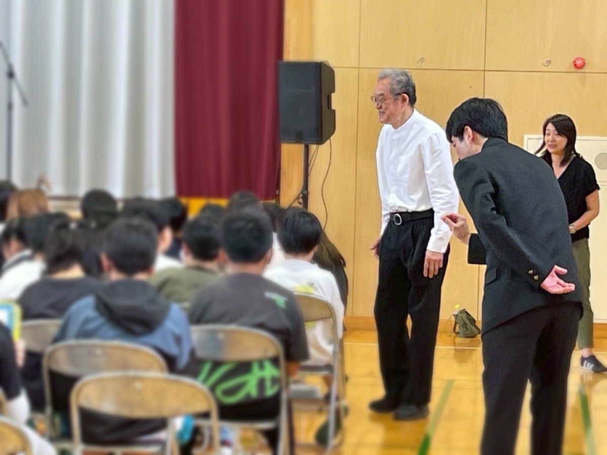 oowadayuta's tweet photo. 神奈川県戦争の記憶継承事業として
朗読劇『真昼の���焼け』が今年、
気持ちを新たに６月の横浜市立羽沢小学校からスタートしています
#真昼の夕焼け https://t.co/L0MIg6Z1fo
