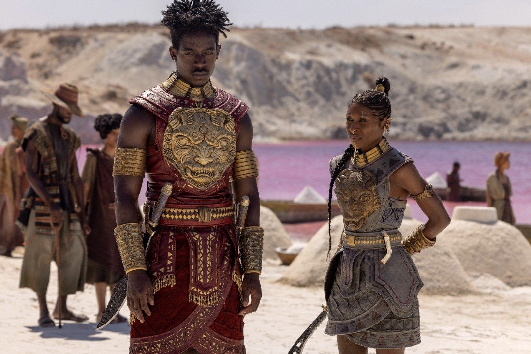 VarietyIndia's tweet photo. First look at Children of Blood and Bone!
Directed by Gina Prince-Bythewood, the fantasy epic stars #ThusoMbedu, #DamsonIdris, #AmandlaStenberg, #ReginaKing, #ViolaDavis, #IdrisElba and more. The Tomi Adeyemi adaptation releases in cinemas in January 2027. https://t.co/fuEgRGBkBN