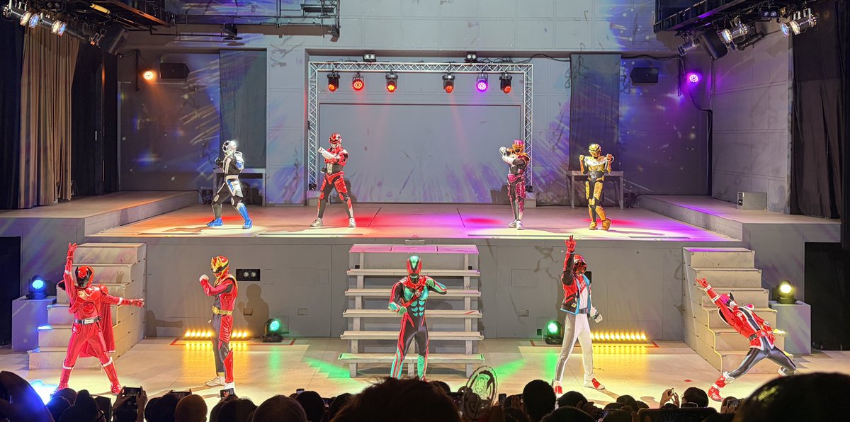 rabbit_ttfc's tweet photo. Gロッソ 第２弾初日行ってきた🔥
夏公演だというのにアクション満載ですごすぎる…！！✨

各ゲスト戦隊がめちゃくちゃキャラ引き立ってて面白かった🤣

#Gロッソ https://t.co/rOhzaXcKit