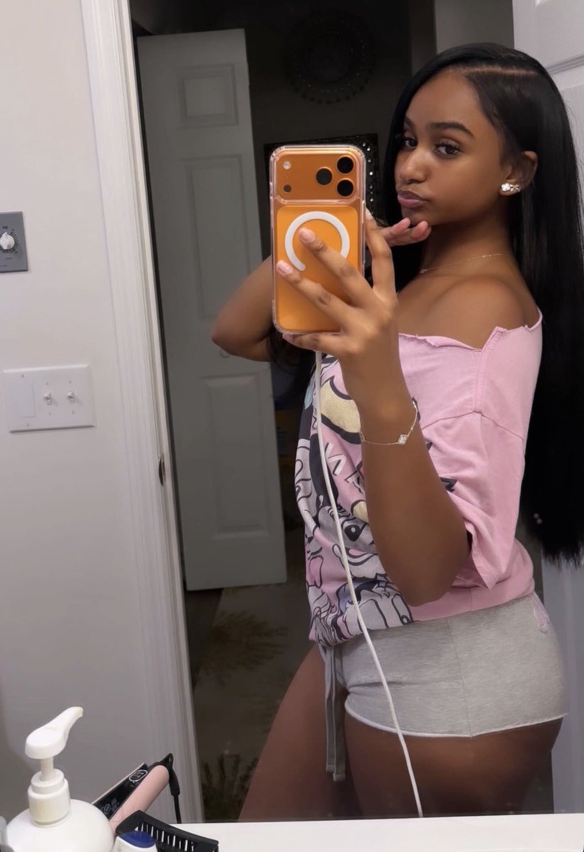 User9427885's tweet photo. She got me so bricked😵‍💫I can’t stop stroking to her nutty lips #wankchat #wankbattle #horny #goon #goonbud #gooner #nutty https://t.co/Jbm7ibyHhp