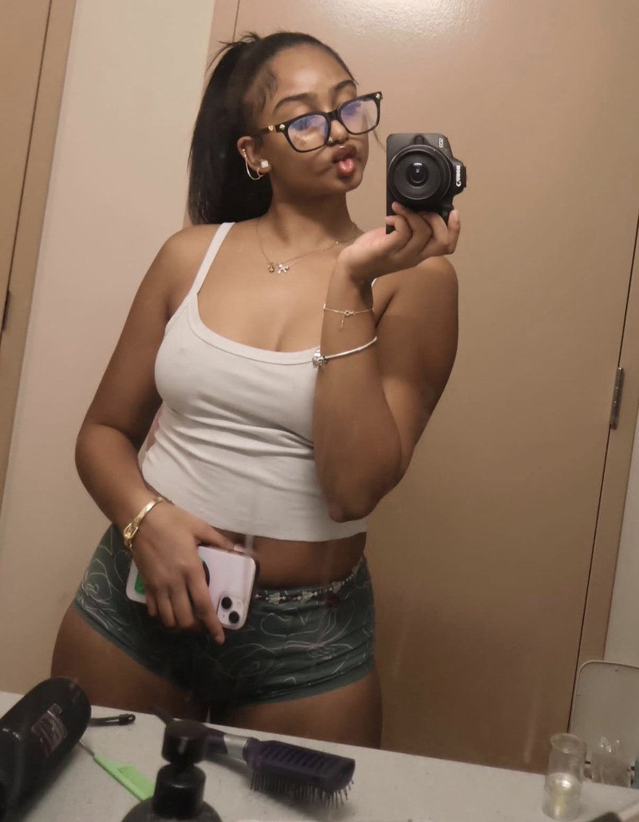 User9427885's tweet photo. She got me so bricked😵‍💫I can’t stop stroking to her nutty lips #wankchat #wankbattle #horny #goon #goonbud #gooner #nutty https://t.co/Jbm7ibyHhp