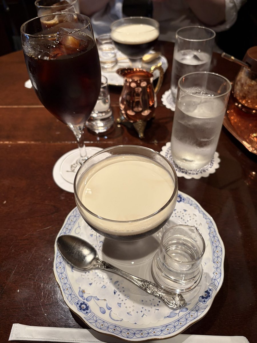 lemoreo0622's tweet photo. コーヒー美味しいから
コーヒーゼリーがまた美味しい😋 https://t.co/mnmuDXPAMO