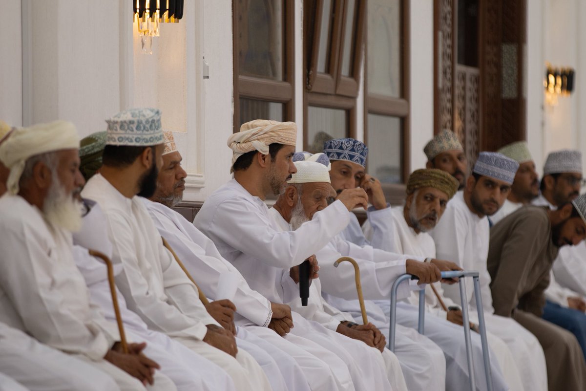 HashahTeam's tweet photo. عُقد اجتماع أهالي قرية الحشاة لمناقشة عدد من القضايا التي تهم القرية، وتبادل الآراء حول سبل تطويرها وتعزيز التعاون بين الأهالي، سائلين الله التوفيق لما فيه خير للجميع. https://t.co/Imf6Cfv9B8
