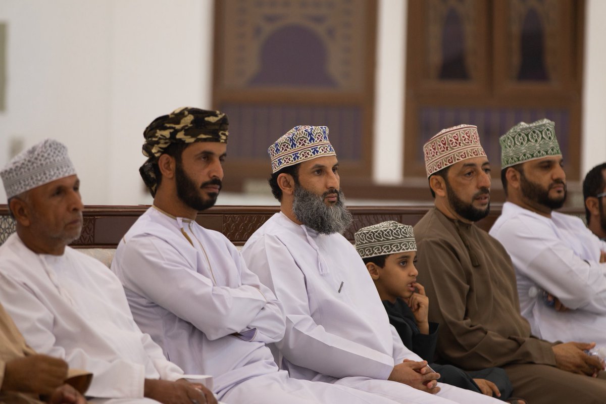 HashahTeam's tweet photo. عُقد اجتماع أهالي قرية الحشاة لمناقشة عدد من القضايا التي تهم القرية، وتبادل الآراء حول سبل تطويرها وتعزيز التعاون بين الأهالي، سائلين الله التوفيق لما فيه خير للجميع. https://t.co/Imf6Cfv9B8