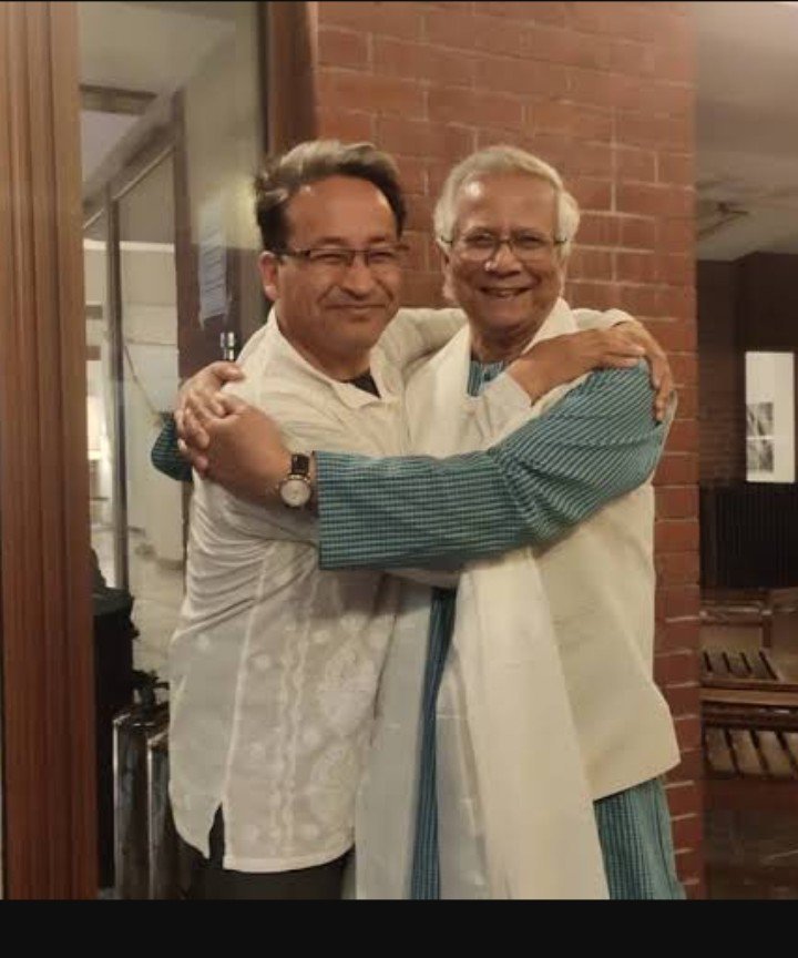 manjprad's tweet photo. @ArvindKejriwal Sab chuthiyan https://t.co/nt5n6BEee4