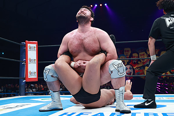 njpw1972's tweet photo. ★オープニングマッチ
 
 矢野＆中原 vs ウルフ＆松本
 
 ウルフが中原を逆エビ固めで葬る！
 
 ※7.18『G1 CLIMAX 36』札幌大会
 新日本プロレスのスマホサイトで詳報中！
 
 https://t.co/hQobxKMXcA
 
#G1CLIMAX36 https://t.co/1VVru4ocIl