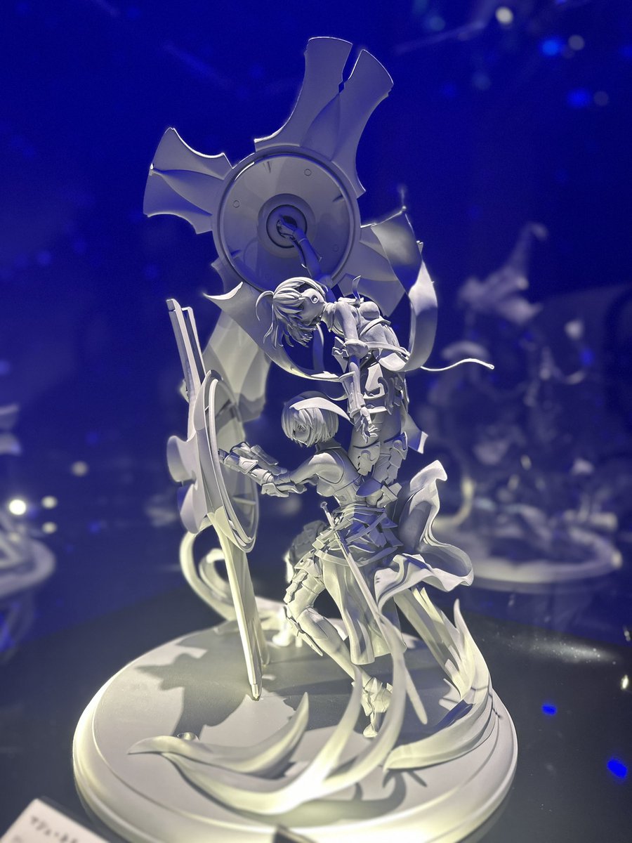 shirahamakamome's tweet photo. 『Fate/Grand Order展-星見の回廊-』開催おめでとうございます。先日内覧会にご招待頂き、一足先に拝見させて頂きました。圧倒的な展示の濃さと量に目と時間が足りなくなり、また後日もう一度行ってじっくり見なきゃ！ってなってます。お祝いに色紙を描かせて頂きました。よければ見つけてね！🌟#FGO https://t.co/7S2MMdmsp0