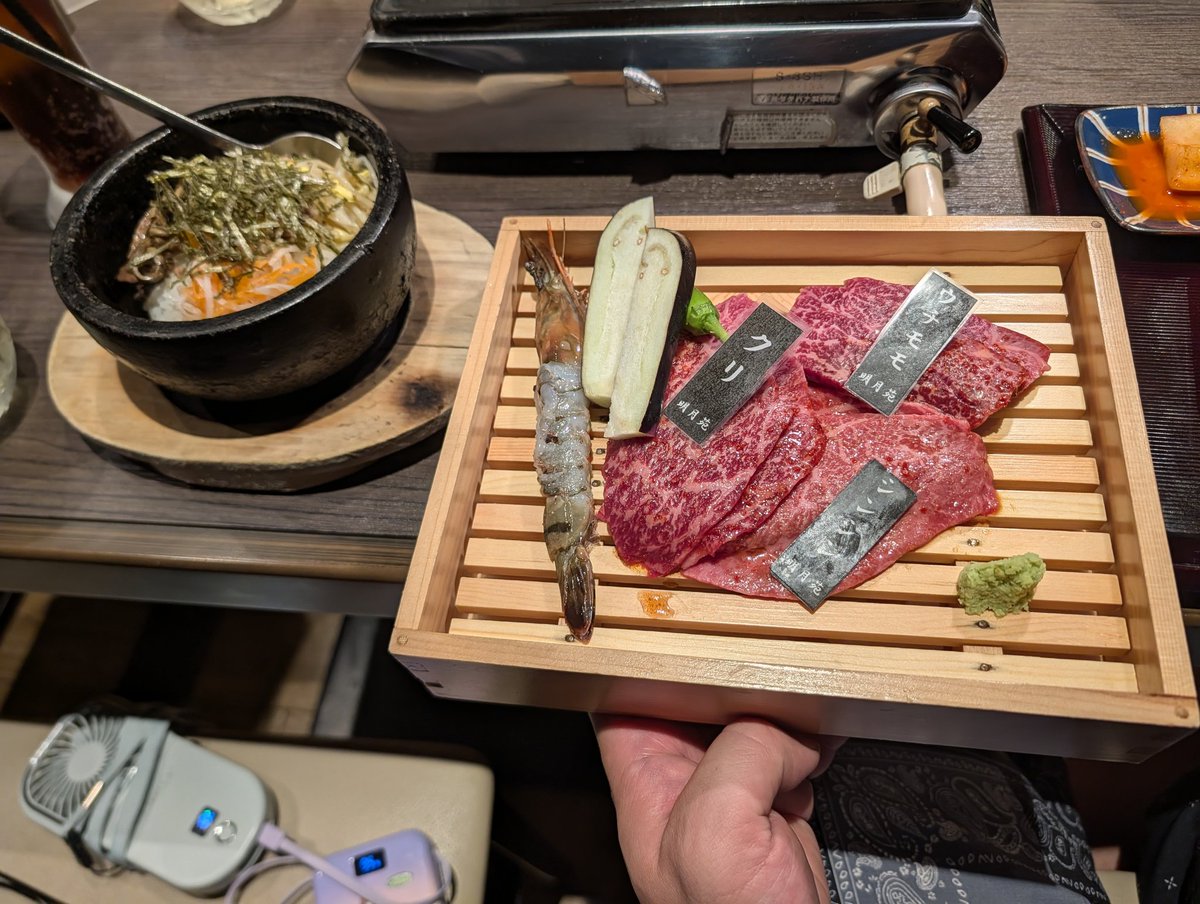 djfumio89's tweet photo. ラーメンの旅番外編！
ポケモンGOフェスの昼ごはんは、仙台市にある明月苑一番町店で、上赤身定食＆ハーフ冷麺をいただきました！明月苑は、卓球の張本選手も利用していたみたいです！マジで美味くて、追加注文しようとしたら、結構な値段でした（笑）でも、食べる価値はあります！
＃仙台
＃明月苑 https://t.co/w6EzD0ynKH