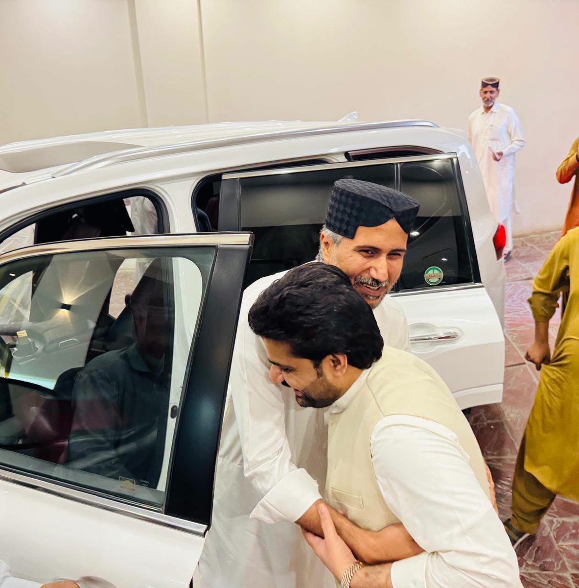 SyedKumailHShah's tweet photo. Had a productive meeting with Chairman District Council Ghotki, Sardar Bangul Khan Mahar, at Qasr-e-Nasir, Rohri House. We discussed matters of mutual interest, local government affairs, and ongoing development initiatives.

#SyedKumailHyderShah #ChairmanDistrictCouncilSukkur #Sukkur #Ghotki #DistrictCouncil #LocalGovernment #Sindh #Pakistan #Development #PublicService