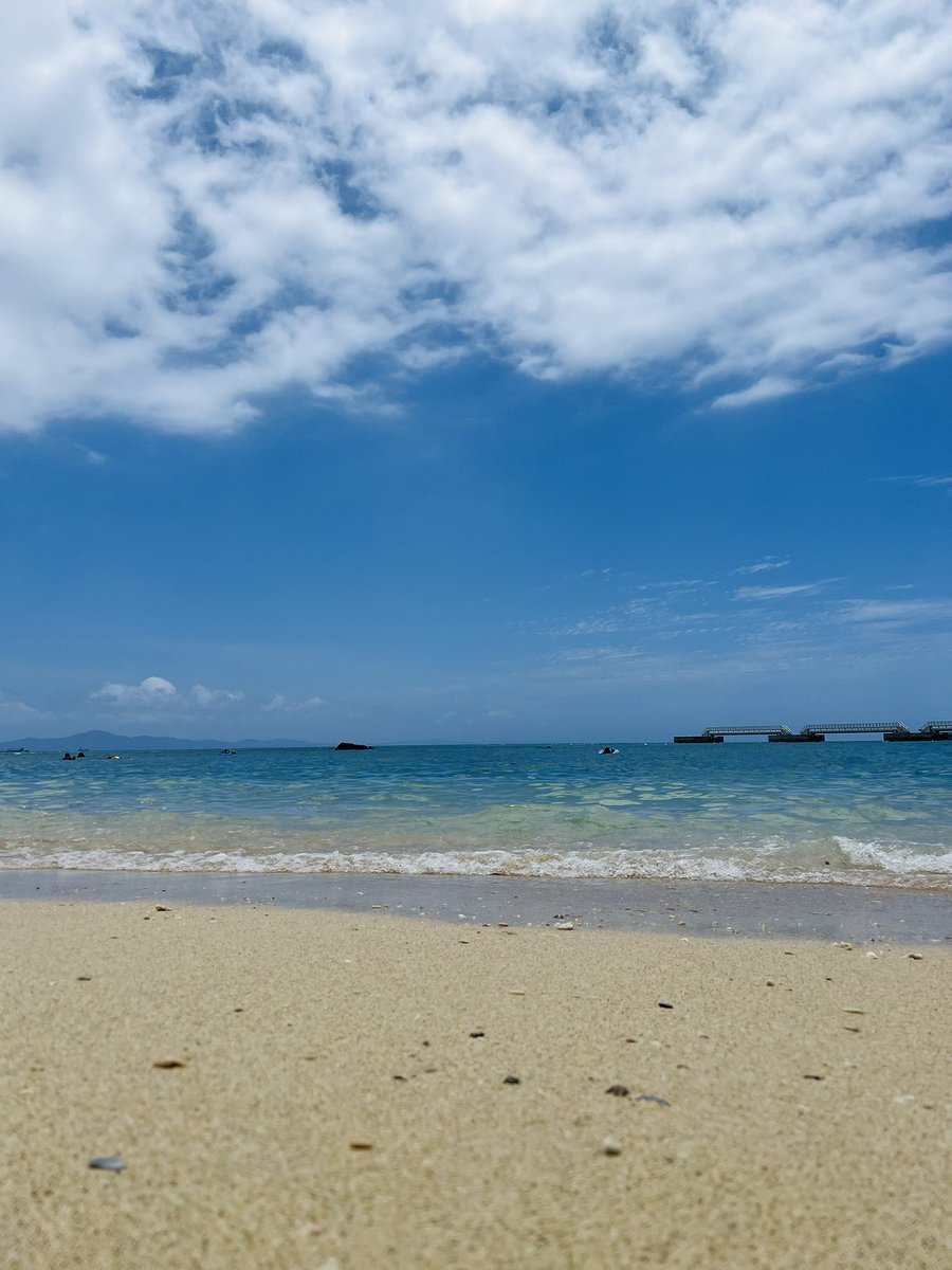 haludayo___'s tweet photo. 一日オフオフかと思えば夜仕事～
海は綺麗～ https://t.co/pMV0iRoSmW