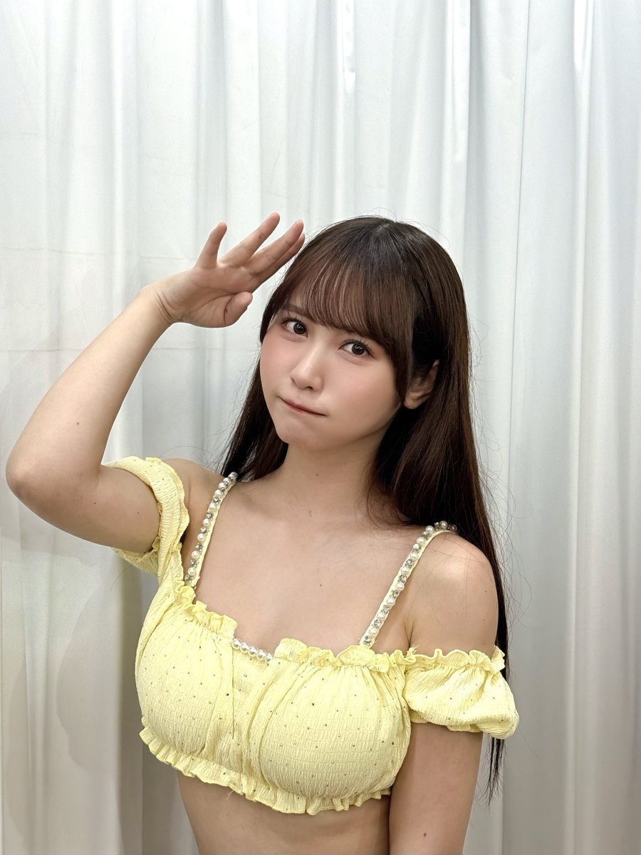 onorikka's tweet photo. 今日もありがとう〜🍒🙌🏻

珍しく黄色の水着きてみました💛
似合ってたかな？🎶 https://t.co/v4tDf9Azpi