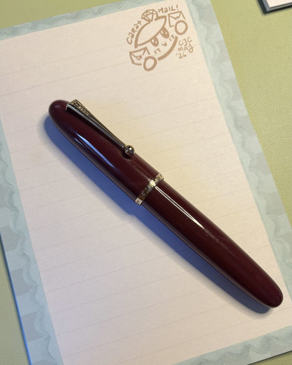 ahlovecheolie's tweet photo. wts lfb ph fountain pen

pilot kakuno clear (F) fine nib
- slightly used
- good condition
- w/ 2 pilot ink cartridge (black &amp; brown)
- 300

jinhao 9019 wine red (F) fine nib
- w/ jinhao converter
- slightly used
- good condition
- can fill up w diamine dark olive (optional)
- 250 https://t.co/Fi0Pke5b4y