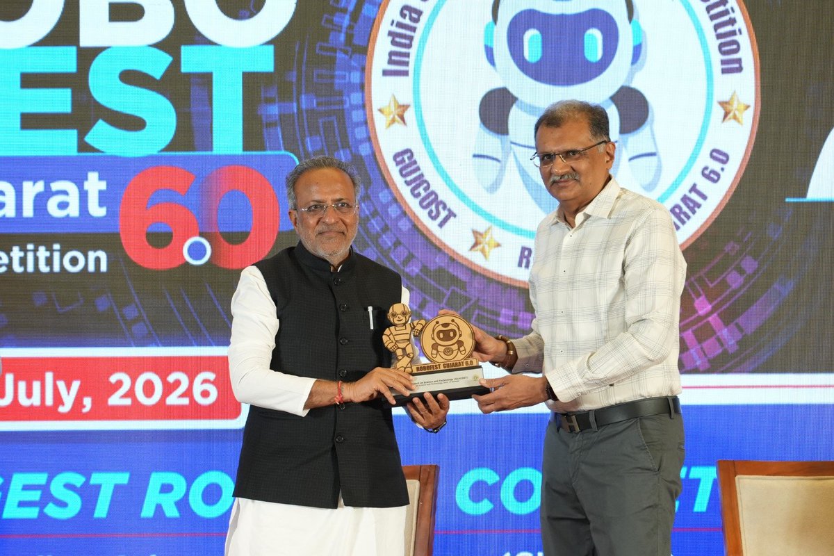 AyushiJosh72660's tweet photo. Bhavnagar welcomes the brightest minds! Hon. Minister @arjunmodhwadia inaugurated Robofest 6.0, proudly hosted by @RSCBhavnagar. Together, we're shaping tomorrow's innovators. 🤖🇮🇳 #STEM #Robofest6 https://t.co/tiUmhKXGlo