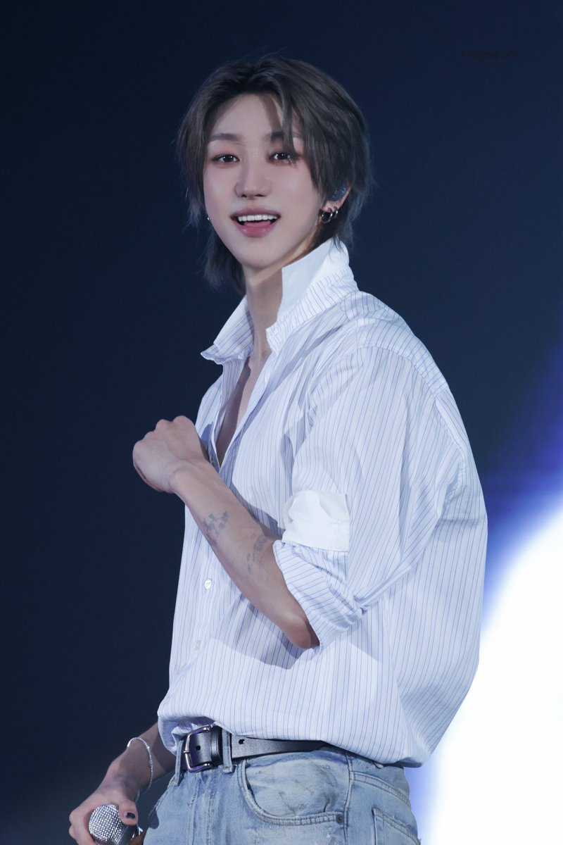 novtheight's tweet photo. 이벙헌 팬미팅 무대 영상 아는 사람 https://t.co/qkFcIWWUBn