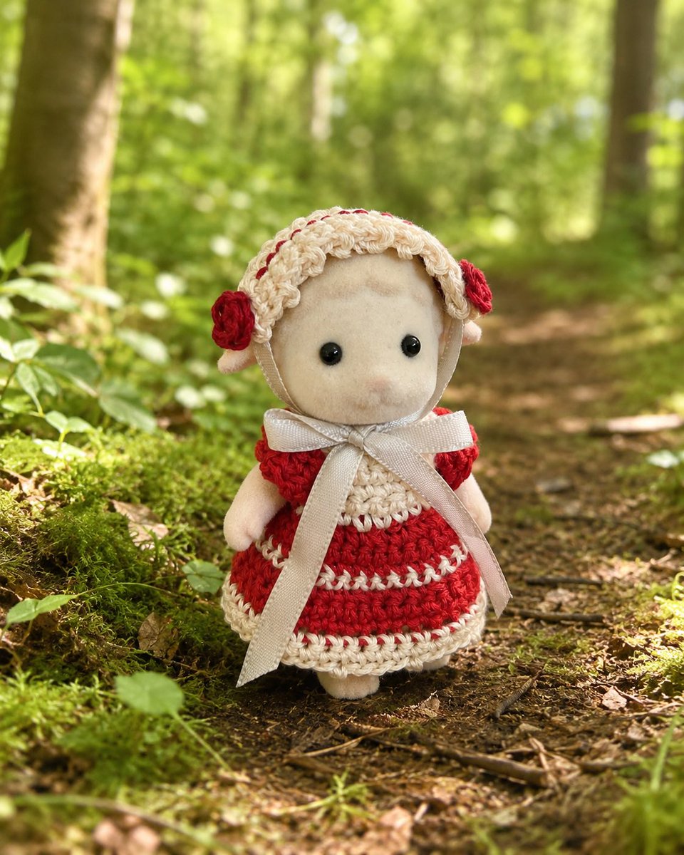 omiy39391's tweet photo. 暇すぎたので
シルバニアの衣装を刺繍糸で編み 作ってみたけど  疲れたぁぁぁぁ😵‍💫www

可愛いいから 背景を森の中にしてみた
チャッピーありがとうwww😆 https://t.co/Rev8okArRa