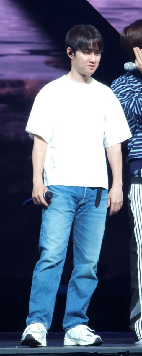 dd__dandelion's tweet photo. Kyungsoo looks adorable even when he's just standing there. His laugh is so genuine and full of joy. https://t.co/Q7CLDRHsgB