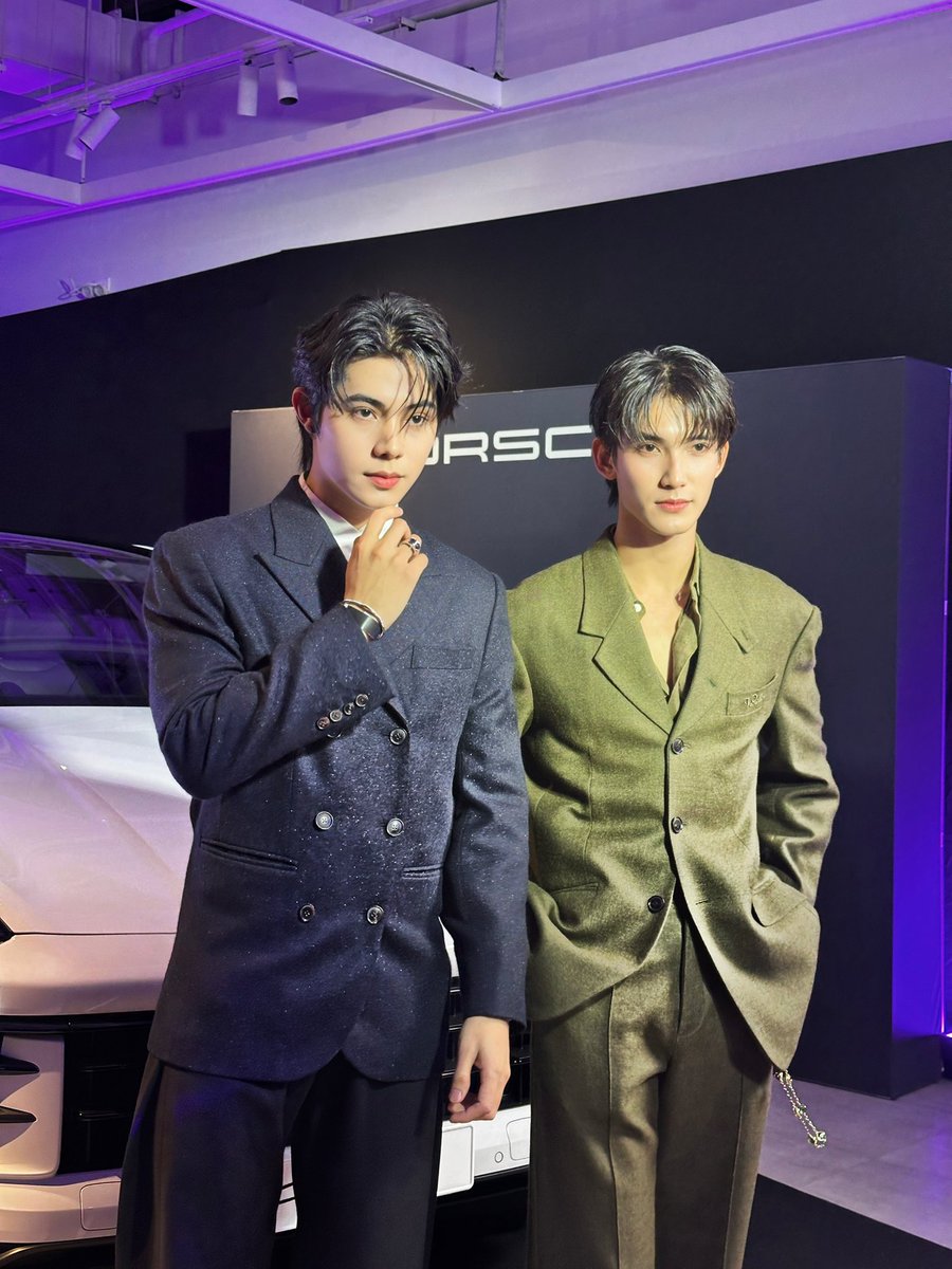 Sixsuperstars's tweet photo. Side by side 💙🧡
#OhmSarit #First_Chalongrat
#OhmFirst #โอมเฟริสท์ https://t.co/Eyf3khPpI3