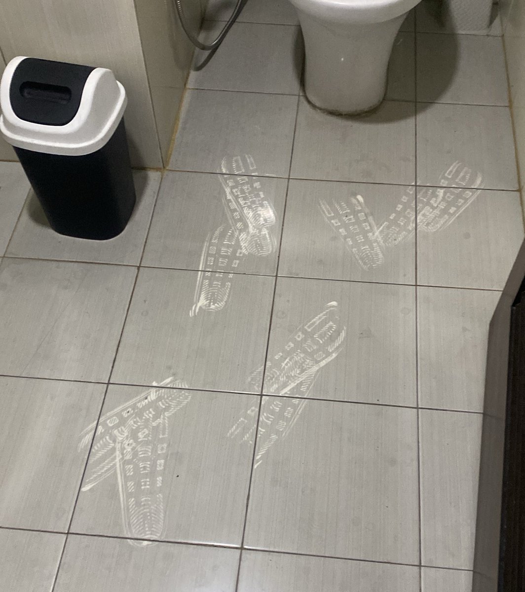 koko_hage's tweet photo. Apartemen harus deep cleansing dulu. 🫠 https://t.co/44GxvJpCIU