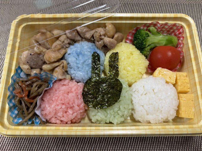 pop_sai's tweet photo. 🐰当日のお弁当について🐱

8To Poker&amp;Food Spaceさま@8ToPokerよりご用意いただいているポプ祭弁当は、エントリー時に希望した���につきましては、全員にお渡し可能となってます！

また、ご厚意で当日受付も可能となりましたので、ご希望の方は受付時にお申し付けください！

#popsai_2026 https://t.co/cv4khsHElx