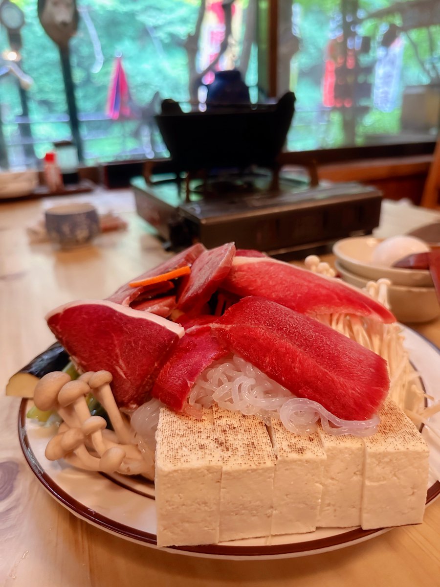 ynnubrocs's tweet photo. ジビエ屋さん、外観すごくて店内も剥製だらけでオオ、、、てなた　美味しかった！ https://t.co/x8HYcsTayC