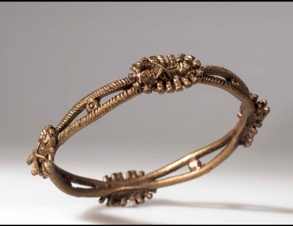 Edocentric_'s tweet photo. Bracelets "Egba" mainly from the 17th-19th century used in the kingdom of Benin. https://t.co/WcsgkJyyhx