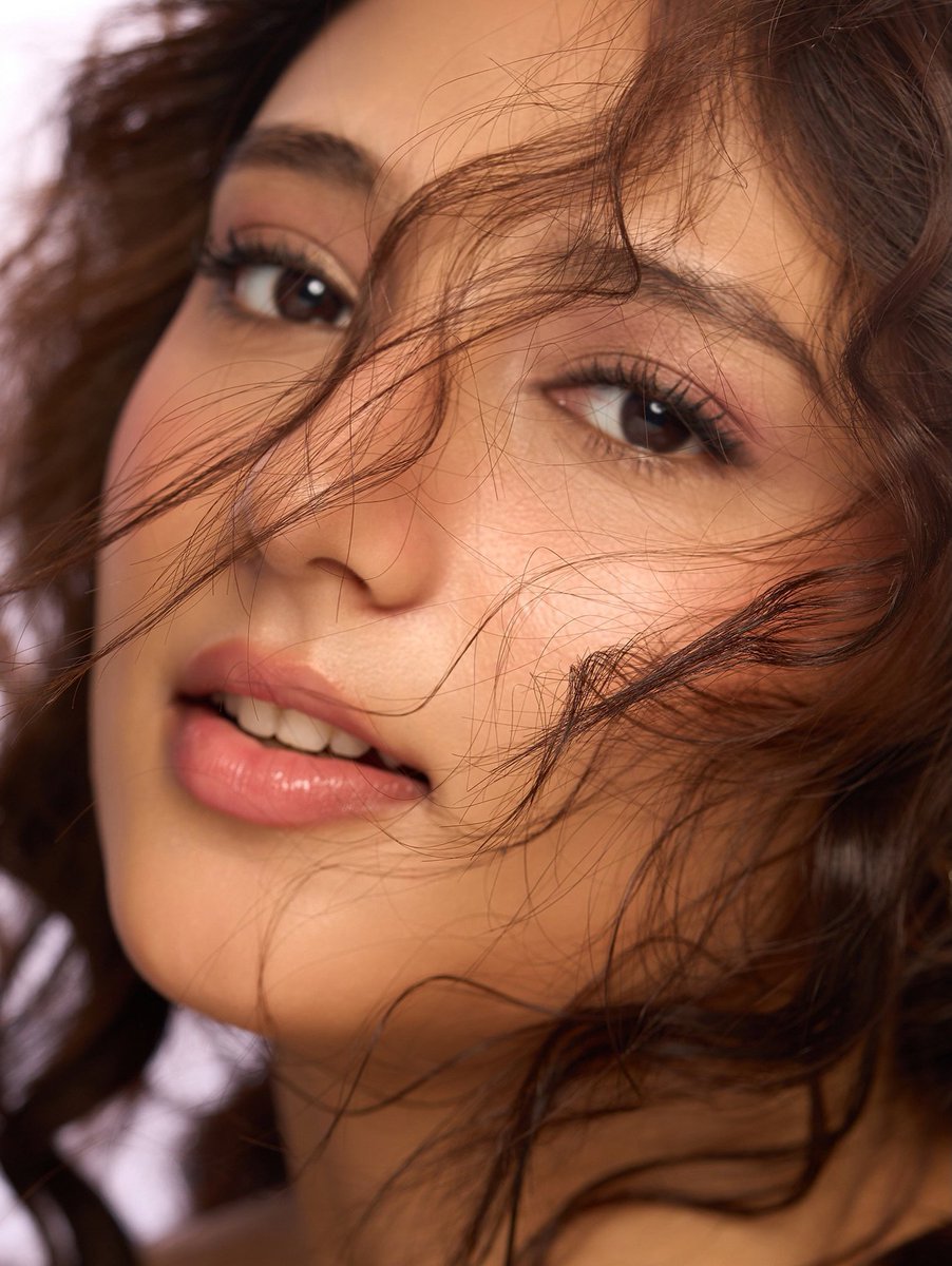 MPremalatha4u's tweet photo. Rithika Nayak proves that true beauty isn't just about looks—it's the confidence, grace, and effortless charm that leave a lasting impression. ✨❤️"
#RithikaNayak #Beauty #Grace #Charm #Tollywood #IndianActress #Glamour #Stunning #BeautyGoals #CelebrityStyle #Fashion #Trending https://t.co/29qZPFfaBV