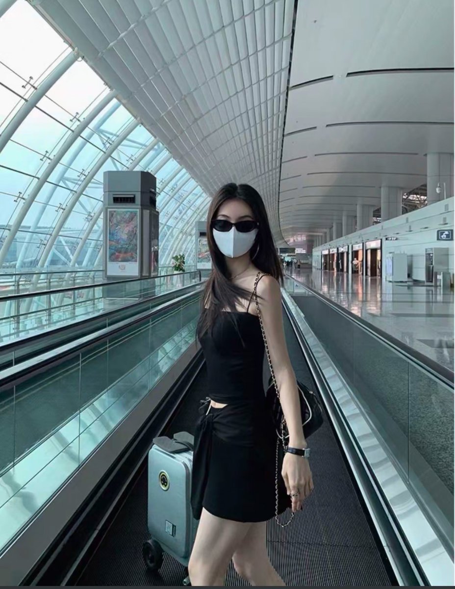 XHB0516's tweet photo. 靈魂嚮往吊帶自由，肉體還在保暖區停留🤭🤭 https://t.co/xjGw3MgnuH