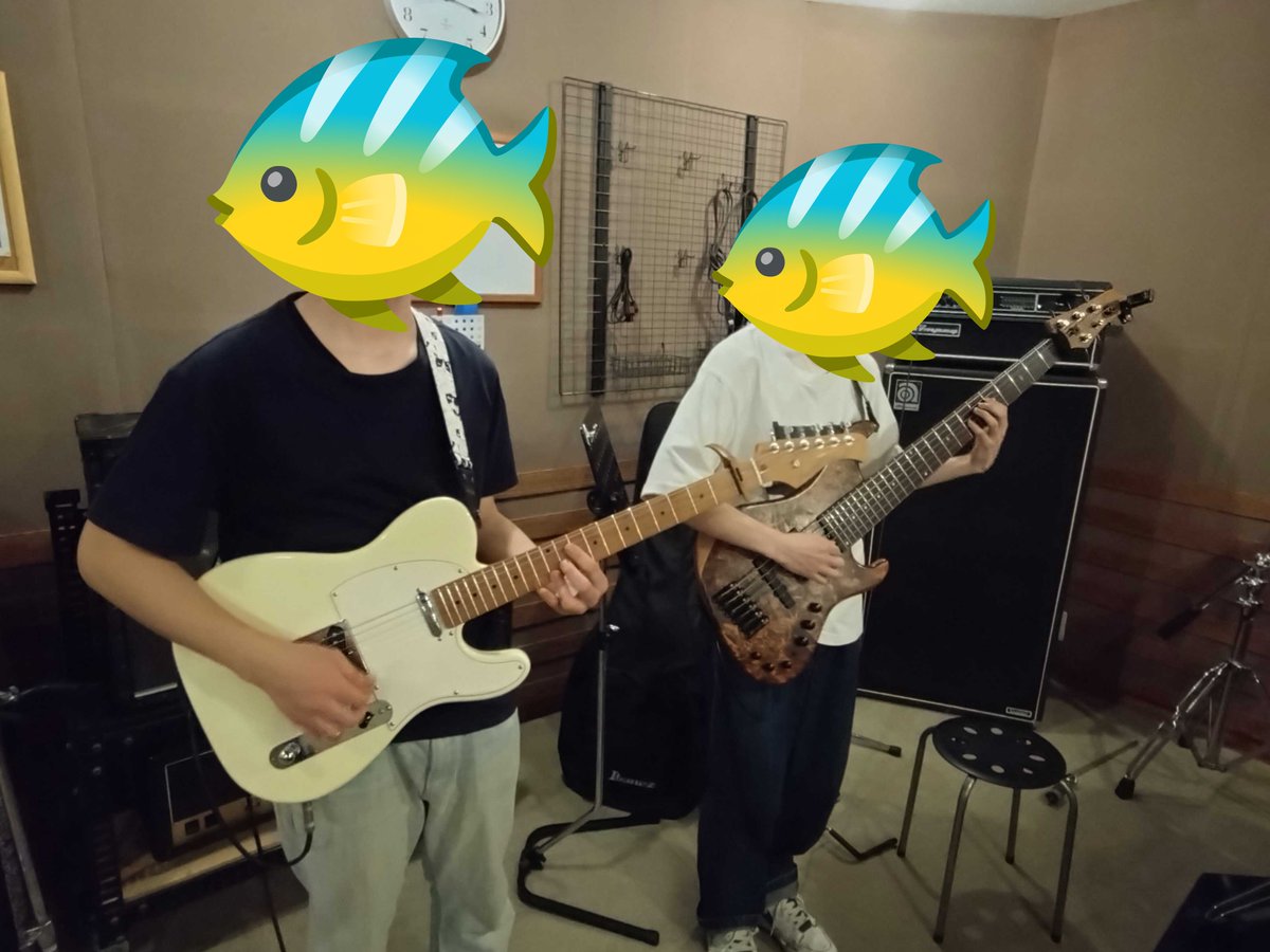 Flounder0324's tweet photo. Flounderの日常3⁡(本当は5)⁡⁡
⁡ライブ前ラスト練習

⁡夏になったので顔隠しお魚さんアイコンをちょっと爽やかなものにしてみました。⁡
⁡⁡⁡
⁡1週間後に我々はフェス出演でございます。
⁡⁡ライブ映像をお楽しみに！！

フル文はインスタへ。
⁡
#Flounder ⁡#学生 #バンド #バンドやろうぜ https://t.co/Wkq0iLEUoi