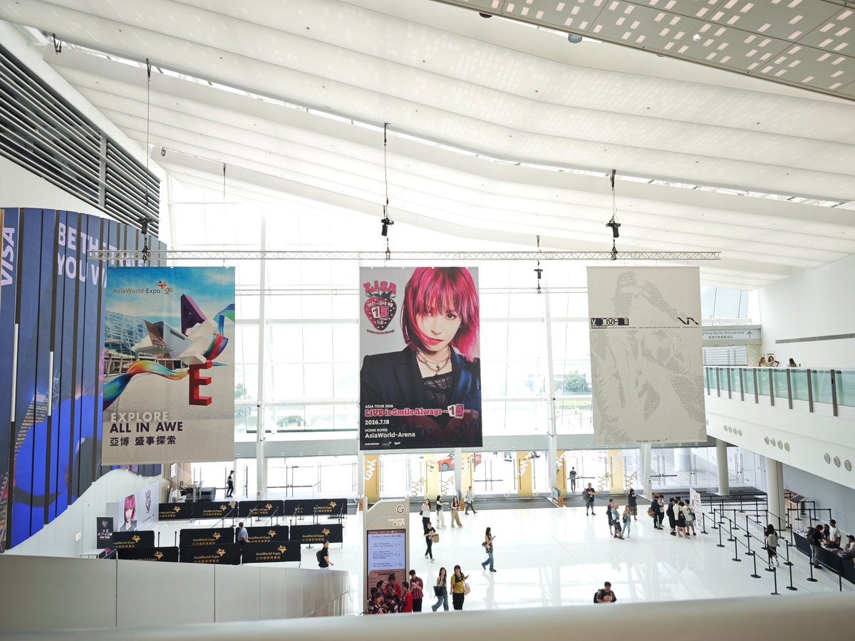 cherryamato's tweet photo. LiSA 「LiVE is Smile Always〜15〜in Hong Kong」🍓🍓🍓🍓🍓🍓🍓🍓🍓🍓🍓🍓🍓🍓🍓😍时隔三个月，在无限城上映一周年的今天，又能来LiSA的live了！今天应该大概率能听到现场版的残酷夜了吧？😼 https://t.co/thRb1YBinM