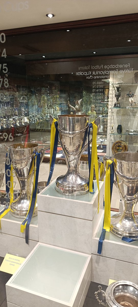 Seronuzz0's tweet photo. Bak burada ne var @Trabzonspor https://t.co/CsIVDjEGAH