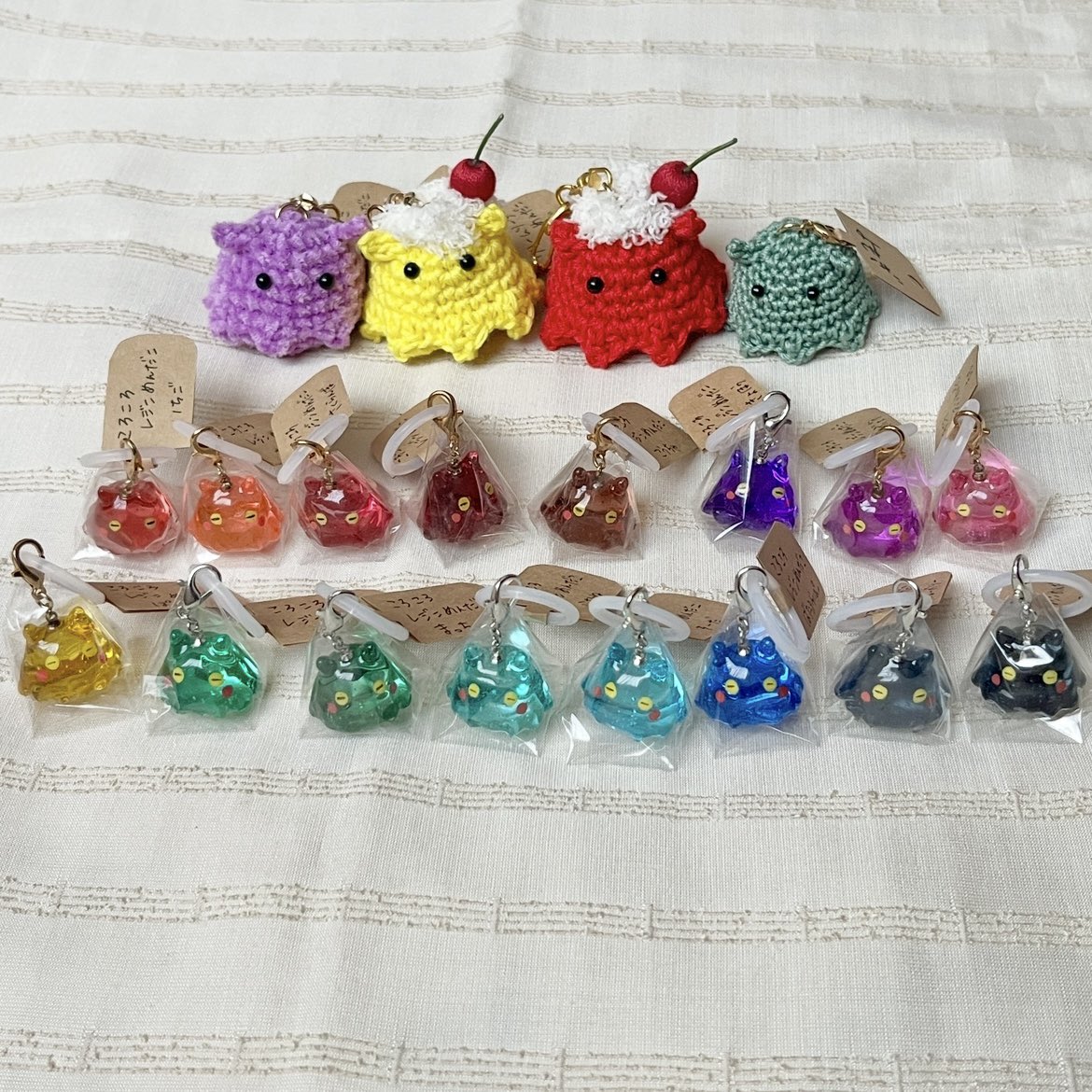 sheep_0603's tweet photo. 今日ノイチハさま(@noichiha_shop )に発送してきました📦
ついに新作"ころころレジンめんだこ"さんたちがデビューします✨
お顔が少しずつ違うのでぜひ手に取ってご覧ください🌟
#メンダコ https://t.co/57ZSyICJFP