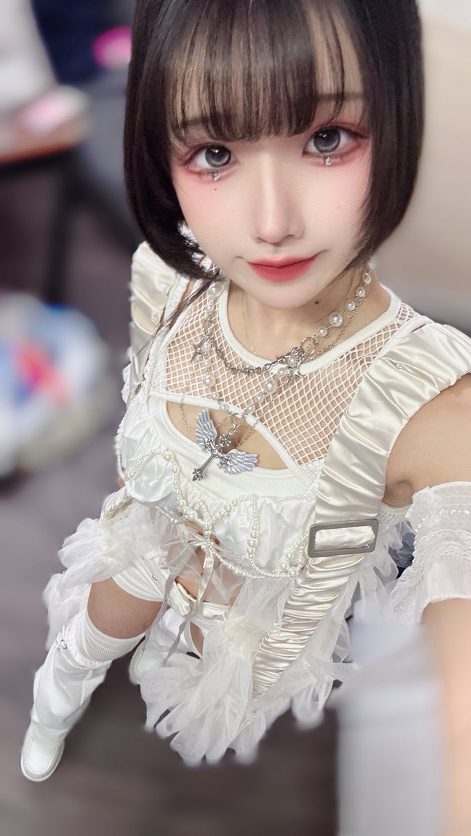 honmaneco's tweet photo. #混ぜちゅ〜 来てくれてありがとう🥀

実は今回のセトリはsaraちゃんの赤をイメージして選びました
初出し曲たくさんあって緊張したけど会場が温かくて楽しくてライブあっという間だった🥹
大切な節目にご一緒できて光栄でした✨️

感想はいつも通り #ShiO漬け でポストしてね📮
次は9/6に会おう🤍 https://t.co/bpU3ZP4dQp