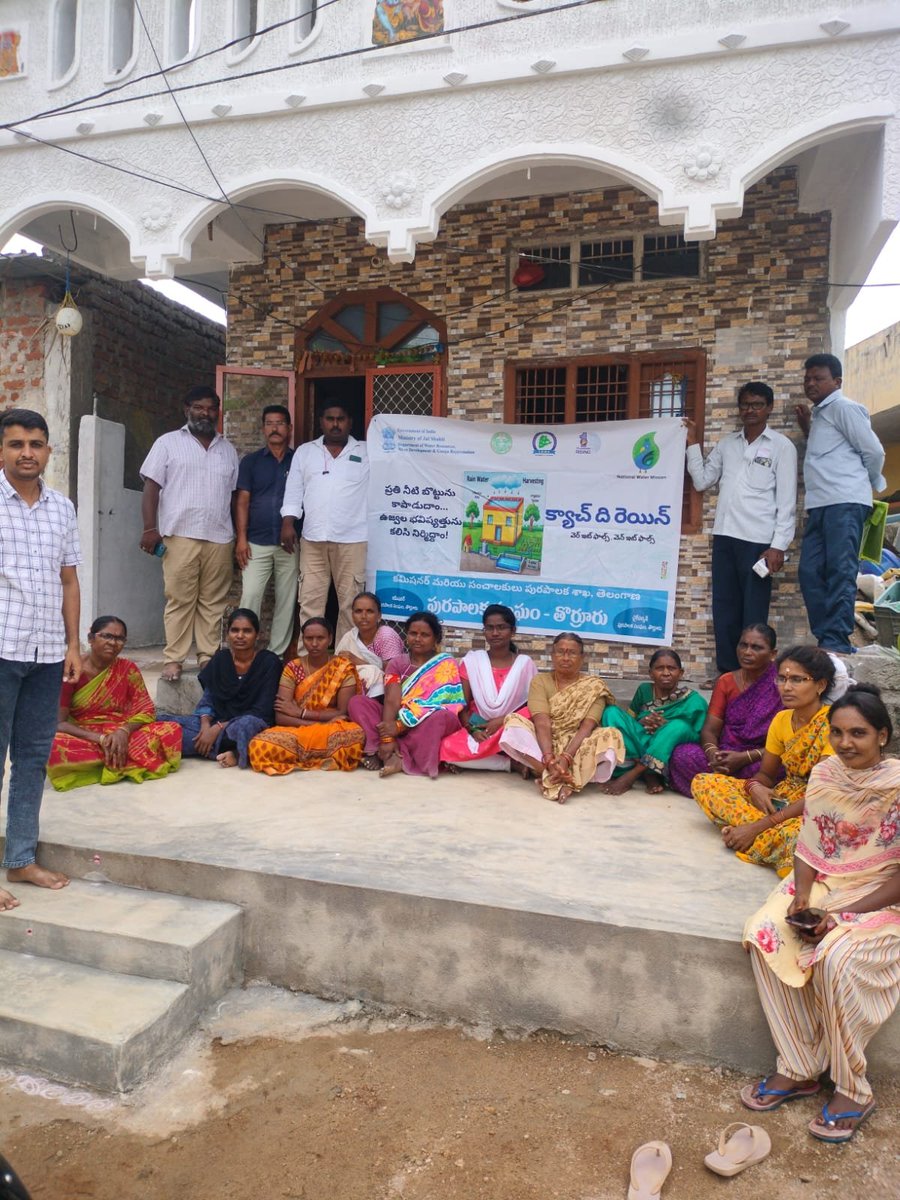 thorrurmepma's tweet photo. As part of JSJB 3.0 "Catch the Rain" Campaign, an awareness was conducted at the Existing RWHS pit to promote Rain water conservation at SC COLONY Thorrur Municipality. #catchtherain @tksreedevi @JalShaktiMin @MoHUA_India @cdmatelangana https://t.co/FnrBM2WC7S