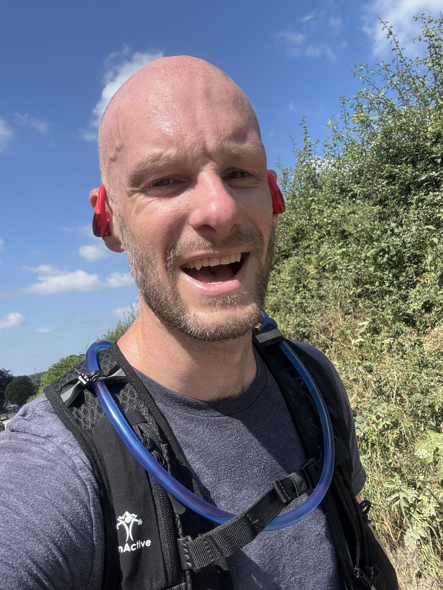 LGI_Clothing's tweet photo. I run and training for #Mindset #MentalHealth &amp; it does help a body too 😂 🏃‍♂️💪 who else runs to clear there head and think. #Running https://t.co/rNSJUM3iqe