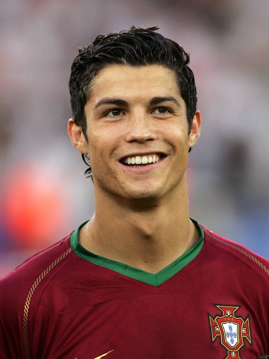 uzairijaz25's tweet photo. Goat in his era 🐐🇵🇹 https://t.co/6snMEYzQTT