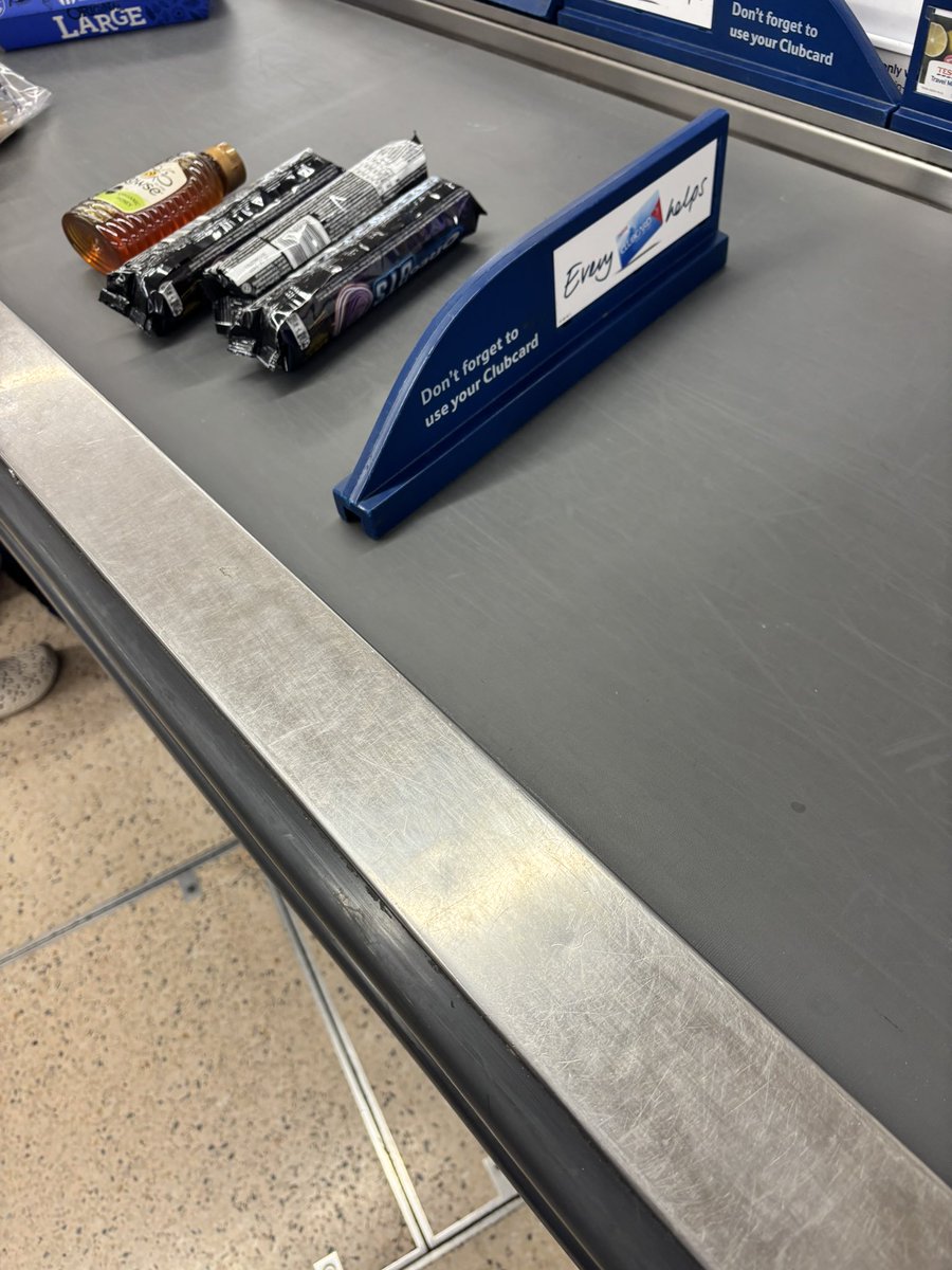 Gabbyv39's tweet photo. @UKBTSARMATION In Tesco de Leyton it's full https://t.co/KLOfotryjn