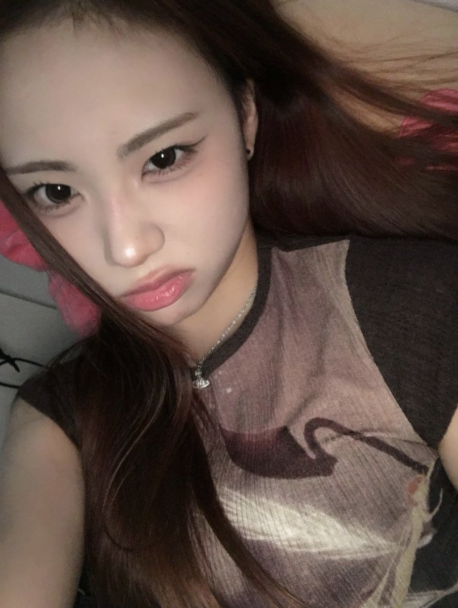 1outver's tweet photo. 하루에한번씩내가키운곰돌이가어른이됏다고울게댐너무너무예뽀소… https://t.co/PIuBvFOpJR