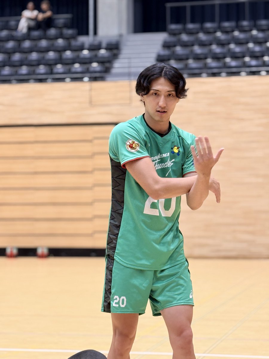 Thunders_vb's tweet photo. ⚡️社会貢献活動⚡️
7/18（土）
山口県下関市
下関×広島サンダーズバレーボールスクール2026
#柳北悠李 #坂下純也 #阿部大樹 選手が参加しました🏐

昨年に引き続き、東亜大学男子バレーボールさまにもご協力いただきました🙇

#広島サンダーズ
#hiroshimathunders https://t.co/EgzmFf5QIB