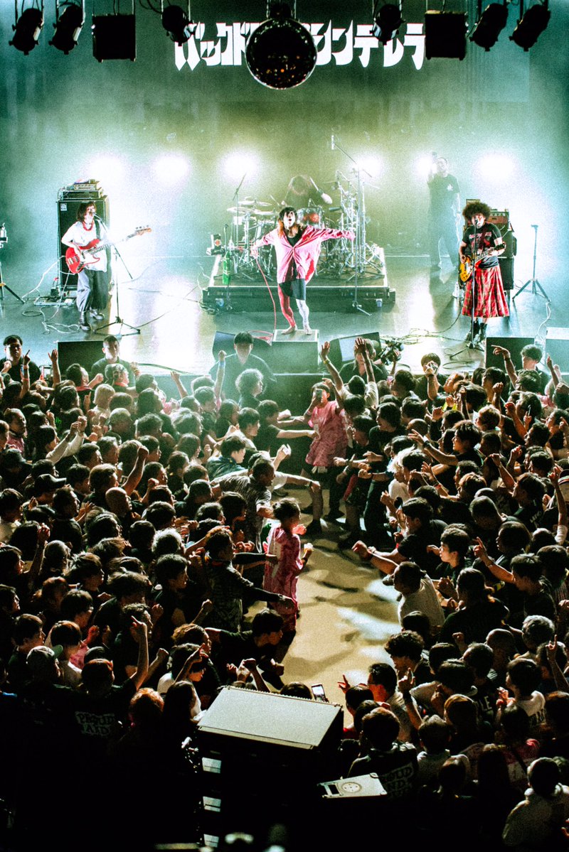 GorillaHall_osk's tweet photo. 🦍⛲️GORILLA PUNK RIOT⛲️🦍
　〜夏のOSAKALOVER編〜

NEW PHOTOS!!! 📸

【GORILLA STAGE】  バックドロップシンデレラ

📸 @p_shima_ 

#ゴリラホール
#バックドロップシンデレラ
#バクシン https://t.co/2nNU6hIhUJ