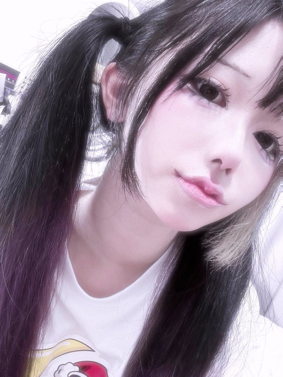 b1ng333's tweet photo. 迷之角度 https://t.co/gRxwrQCYba