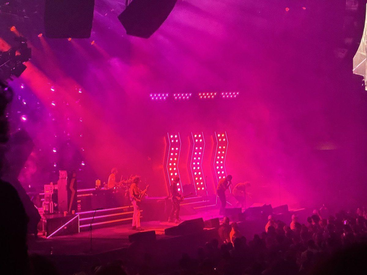 anne saw the strokes 7/17!! tweet media