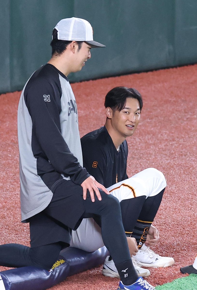 sanspo_giants's tweet photo. 【#練習風景から🏟️】

#吉川尚輝 選手、1カ月以上ぶりのスタメン出場です（撮影・萩原悠久人） 

#巨人 #ジャイアンツ #giants #サンスポ https://t.co/8TyfCuRfK5