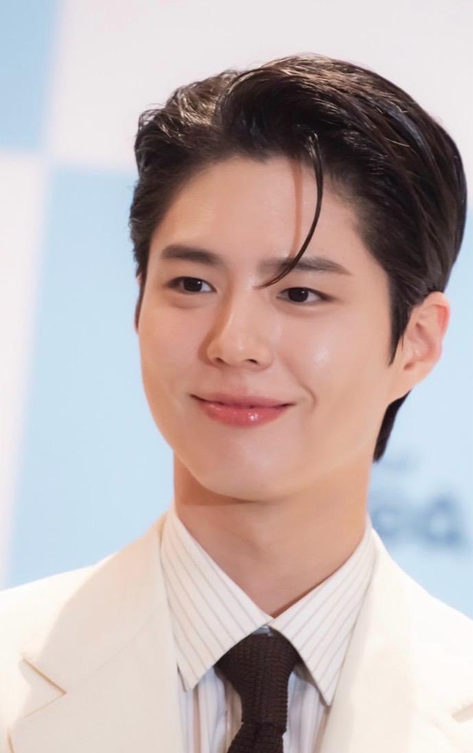 parkbogumenglan's tweet photo. Our @BOGUMMY pictures of the day🩵🩵🩵

#ParkBogum #박보검
#TheBlackLabel
#EuropeForBogummy 

Cr: Photo Owners https://t.co/eG2ivI32Ao